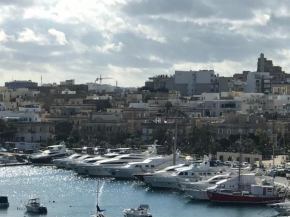 Sir William Strand, Gzira